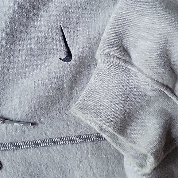 Nike zip up hoodie - Picture 6 of 7
